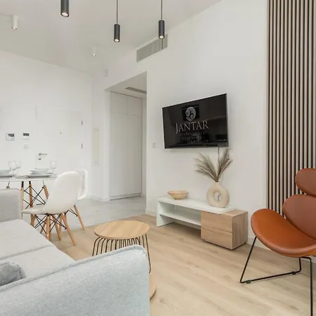 아파트 Shellter - By Jantar *