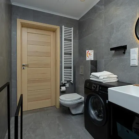 아파트 Shellter - By Jantar 로고보