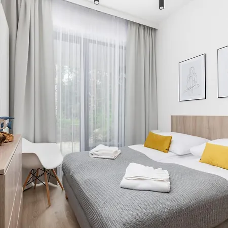 Shellter - By Jantar 로고보