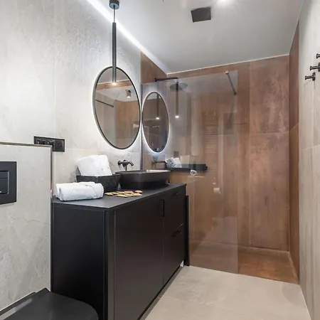 Shellter - By Jantar 아파트 로고보