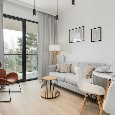 Shellter - By Jantar 로고보